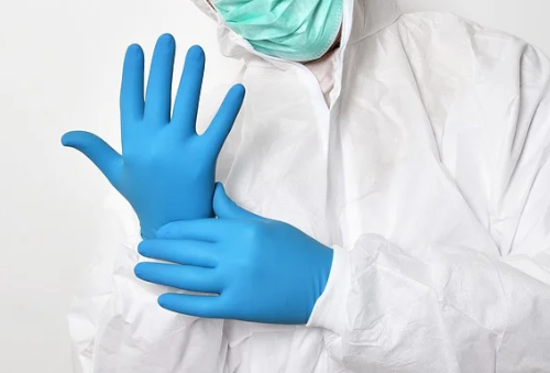 Jaki kombinezon ochronny wybrać dla siebie i pracownika?