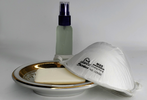 Jak działają środki dezynfekcyjne i jak używać żeli antybakteryjnych?