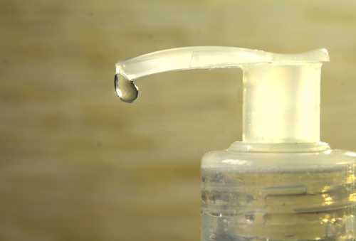 W jaki sposób dopasować żele antybakteryjne i płyny do dezynfekcji do swoich potrzeb?